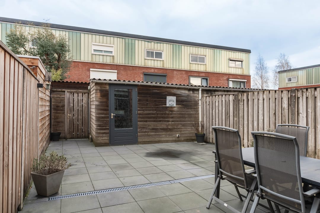 Spacious terraced house with garden and nature nearby — 30