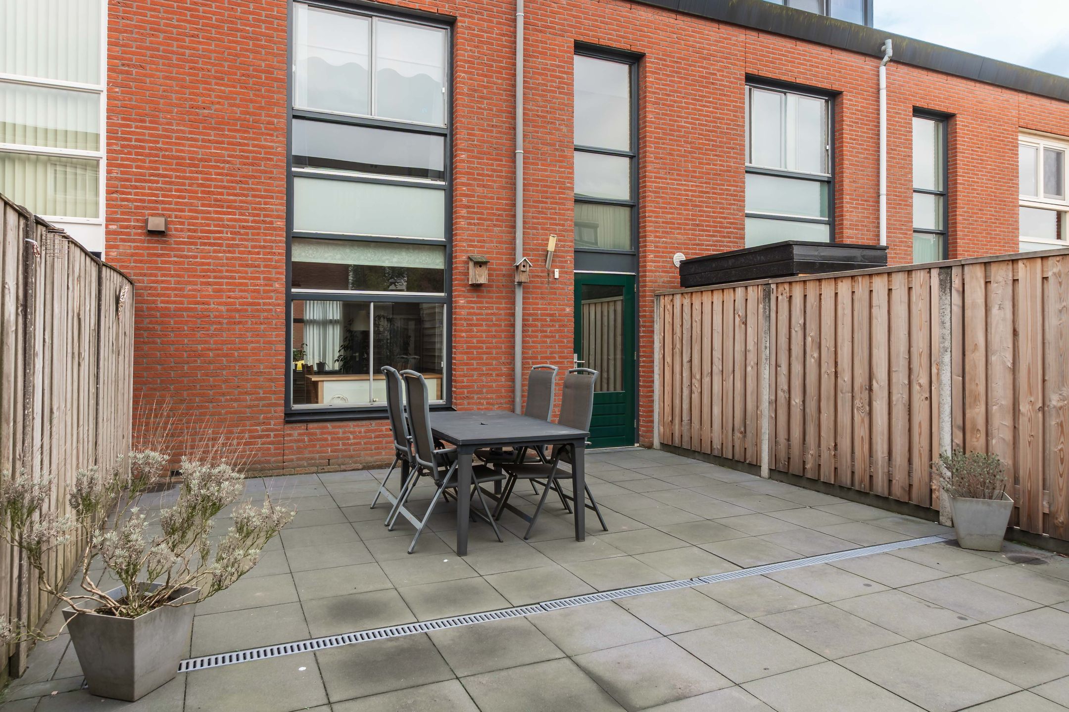 Spacious terraced house with garden and nature nearby — 32