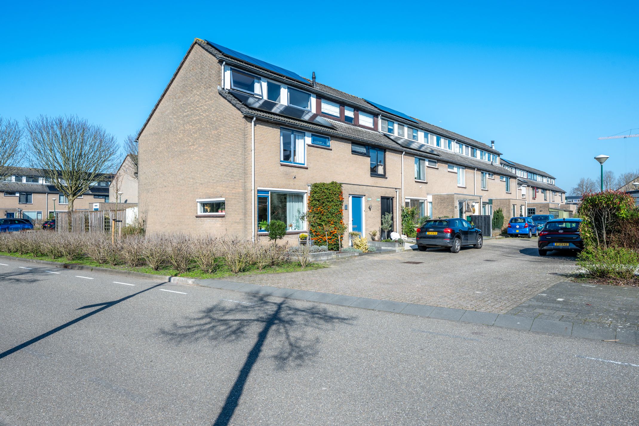 Spacious end house with 4 bedrooms and solar panels in Maarssen-Broek — 55
