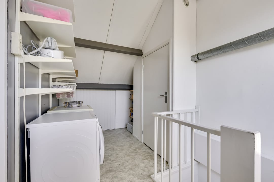 Spacious end house with 4 bedrooms and solar panels in Maarssen-Broek — 47