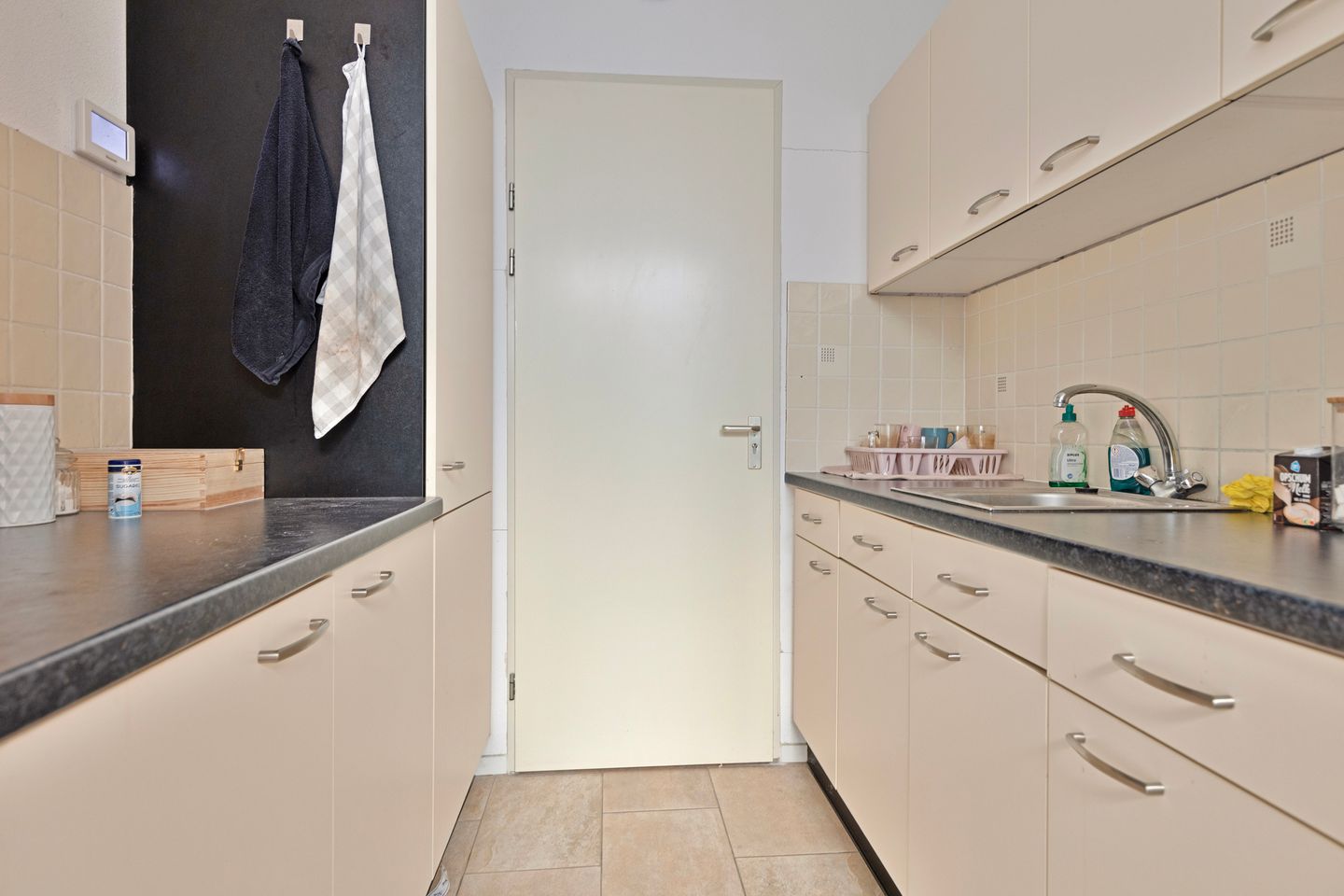 View photo 3 of Productieweg 8