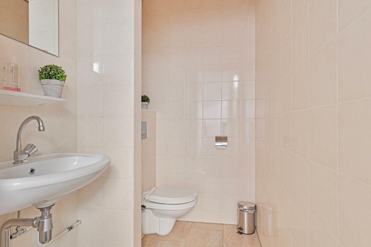 View photo 4 of Productieweg 8