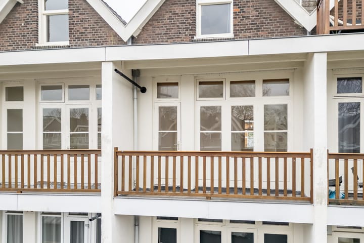 Photo 3 of IJsclubstraat 23-A02