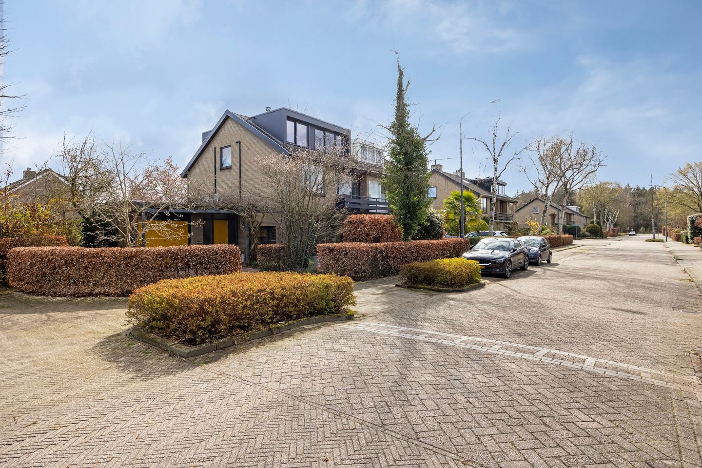 Foto 1 van Burgemeester de van der Schuerenlaan 1