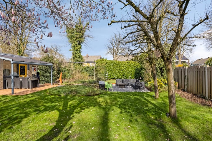 Foto 3 van Burgemeester de van der Schuerenlaan 1