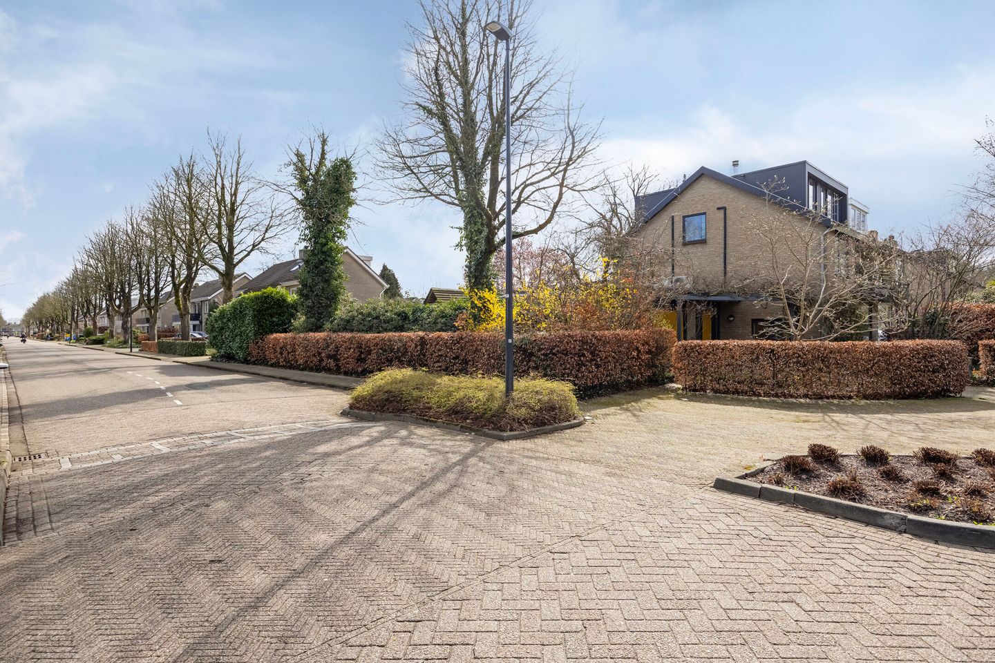 Spacious extended semi-detached residence with five bedrooms in Oosterhout — 16