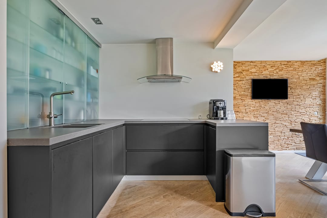 Spacious extended semi-detached residence with five bedrooms in Oosterhout — 19