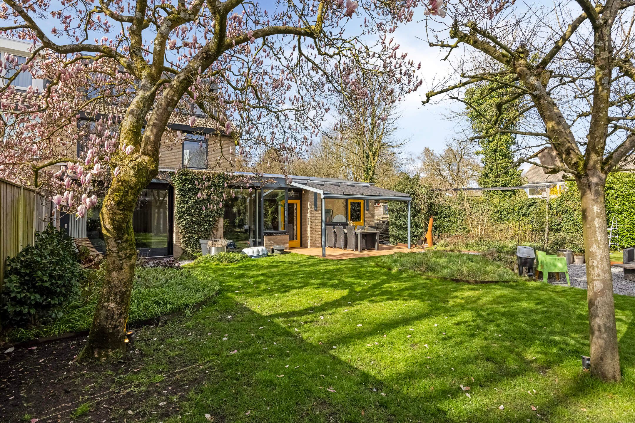 Spacious extended semi-detached residence with five bedrooms in Oosterhout — 48
