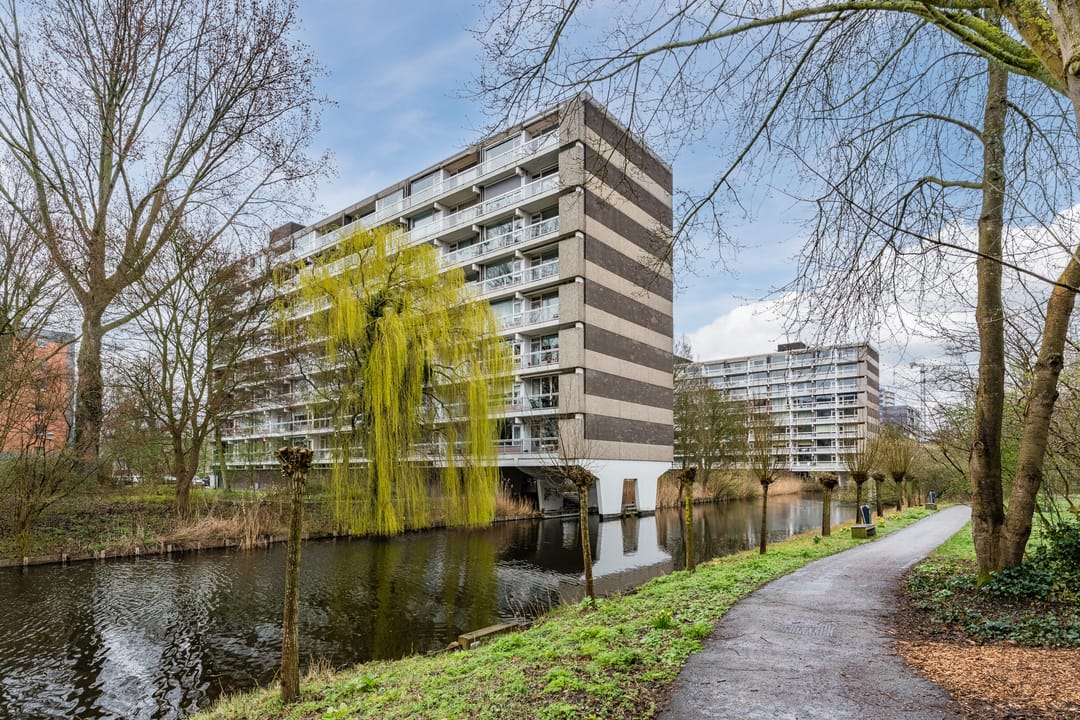 Spacious four room apartment with west facing balcony and storage in Haarlem — 30