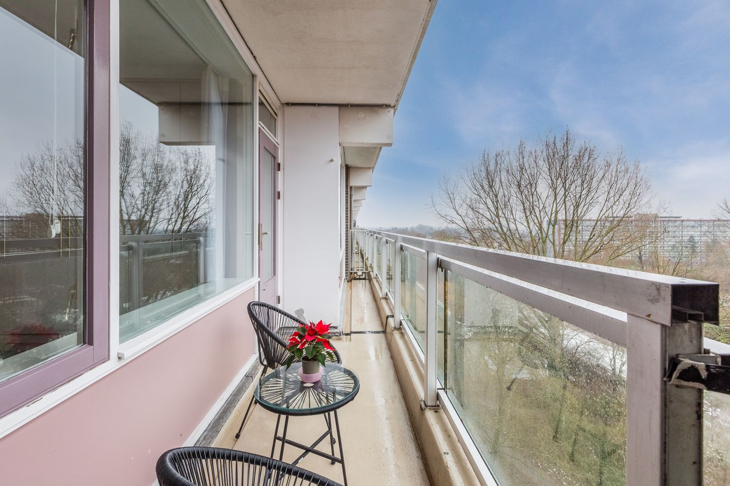 Spacious four room apartment with west facing balcony and storage in Haarlem — 13