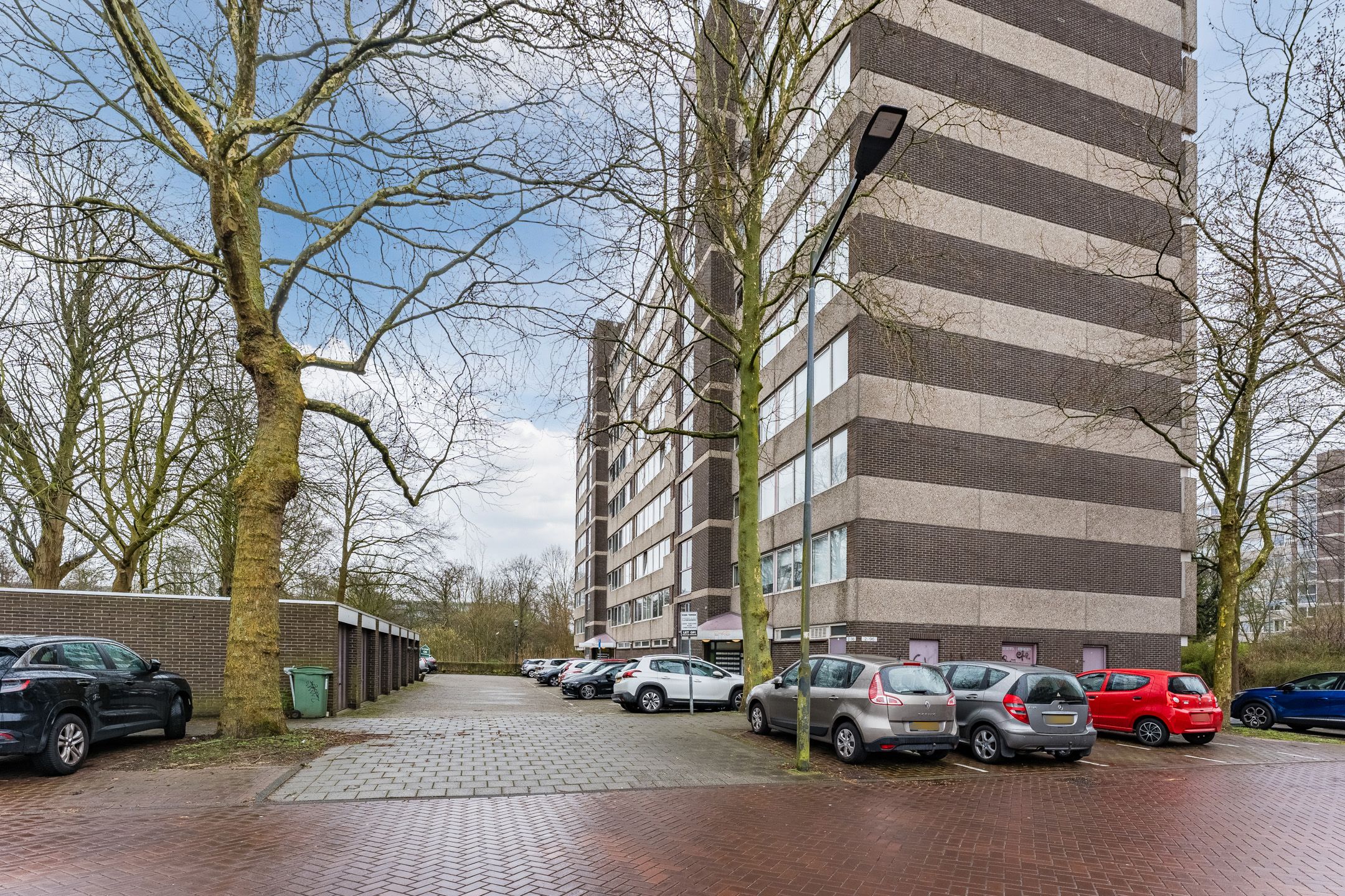 Spacious four room apartment with west facing balcony and storage in Haarlem — 23