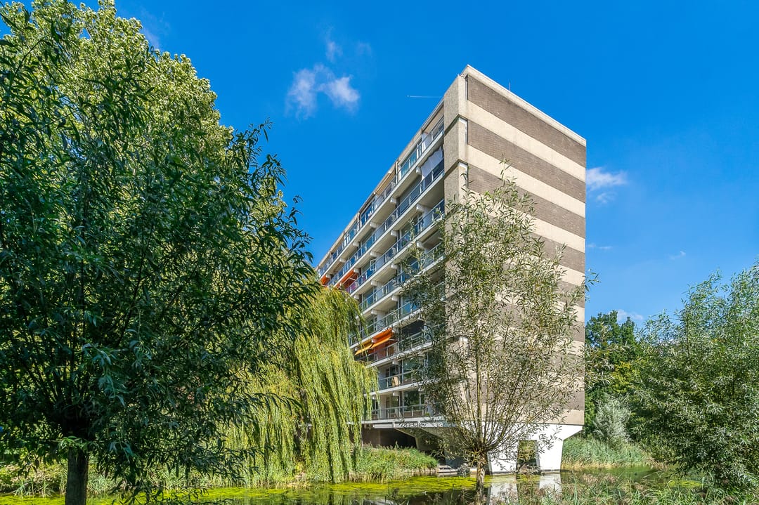 Spacious four room apartment with west facing balcony and storage in Haarlem — 40
