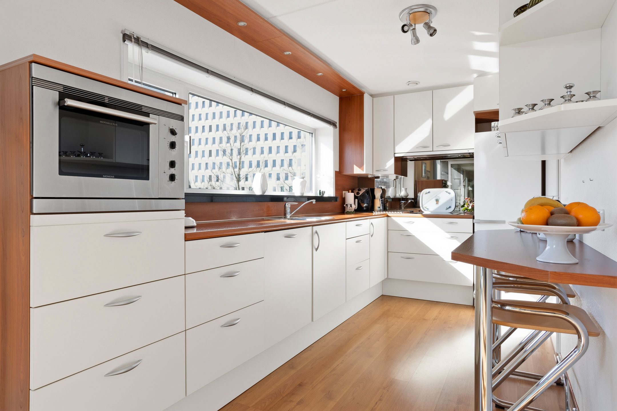 Foto 12 van Leyweg 1298-F