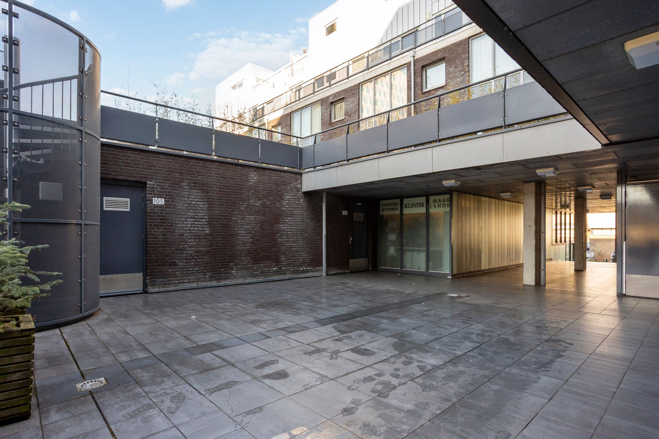 Foto 30 van Leyweg 1298-F