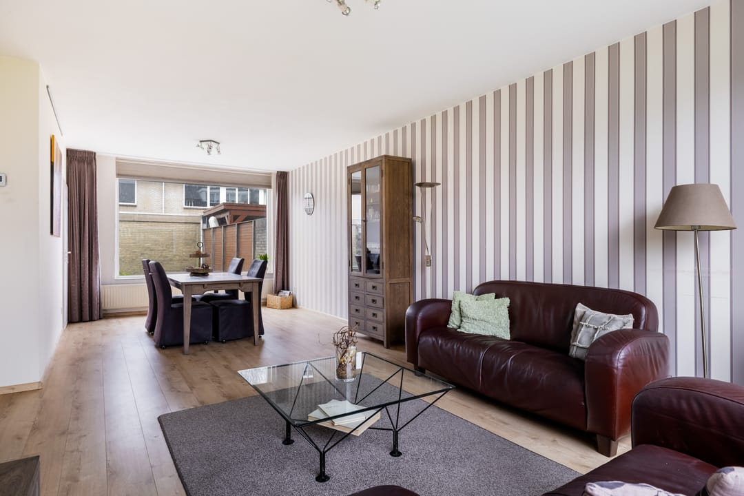 Spacious terraced house with sunny south facing garden in IJsselstein — 13