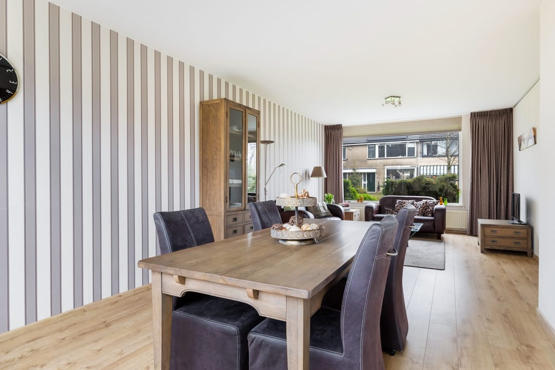 Spacious terraced house with sunny south facing garden in IJsselstein — 16