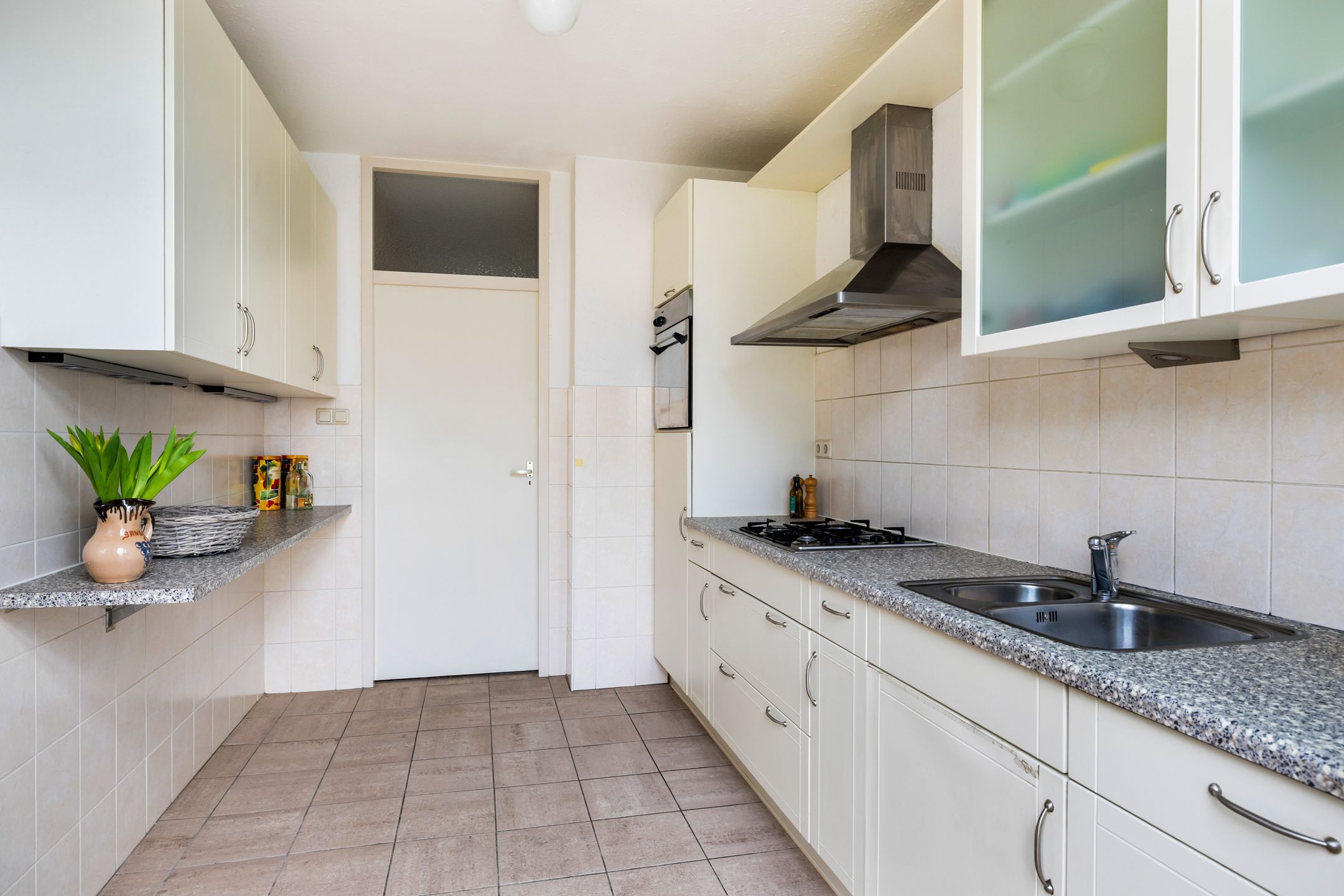 Spacious terraced house with sunny south facing garden in IJsselstein — 18