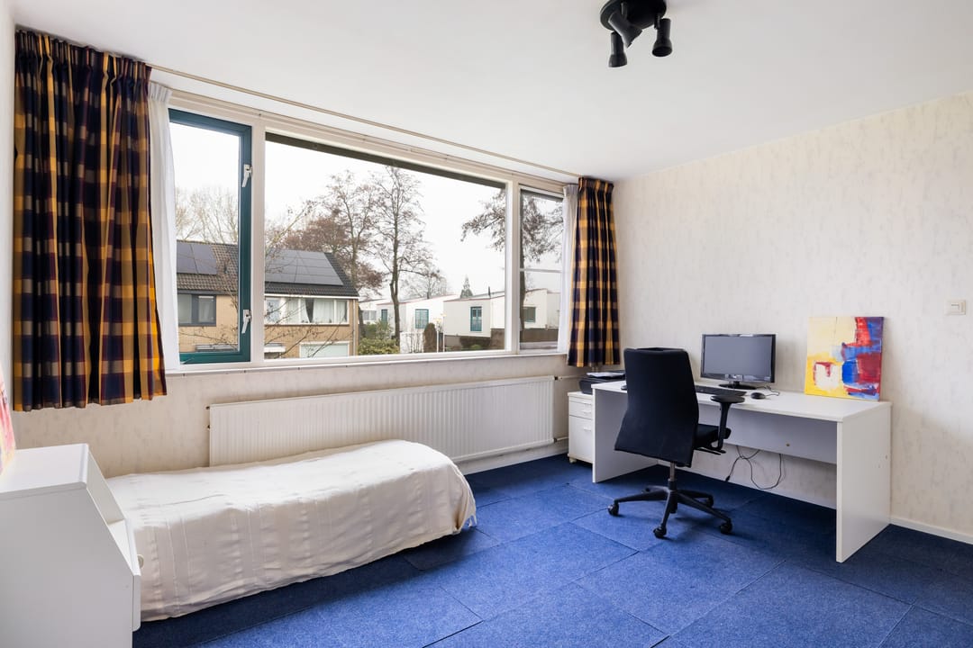 Spacious terraced house with sunny south facing garden in IJsselstein — 22