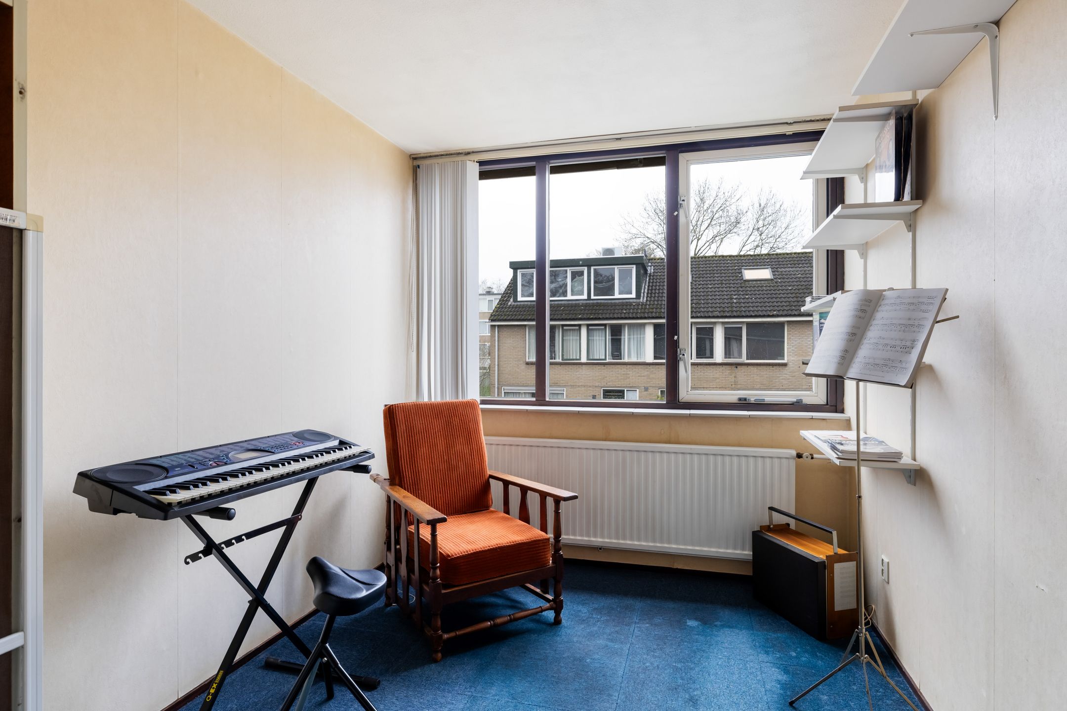 Spacious terraced house with sunny south facing garden in IJsselstein — 24