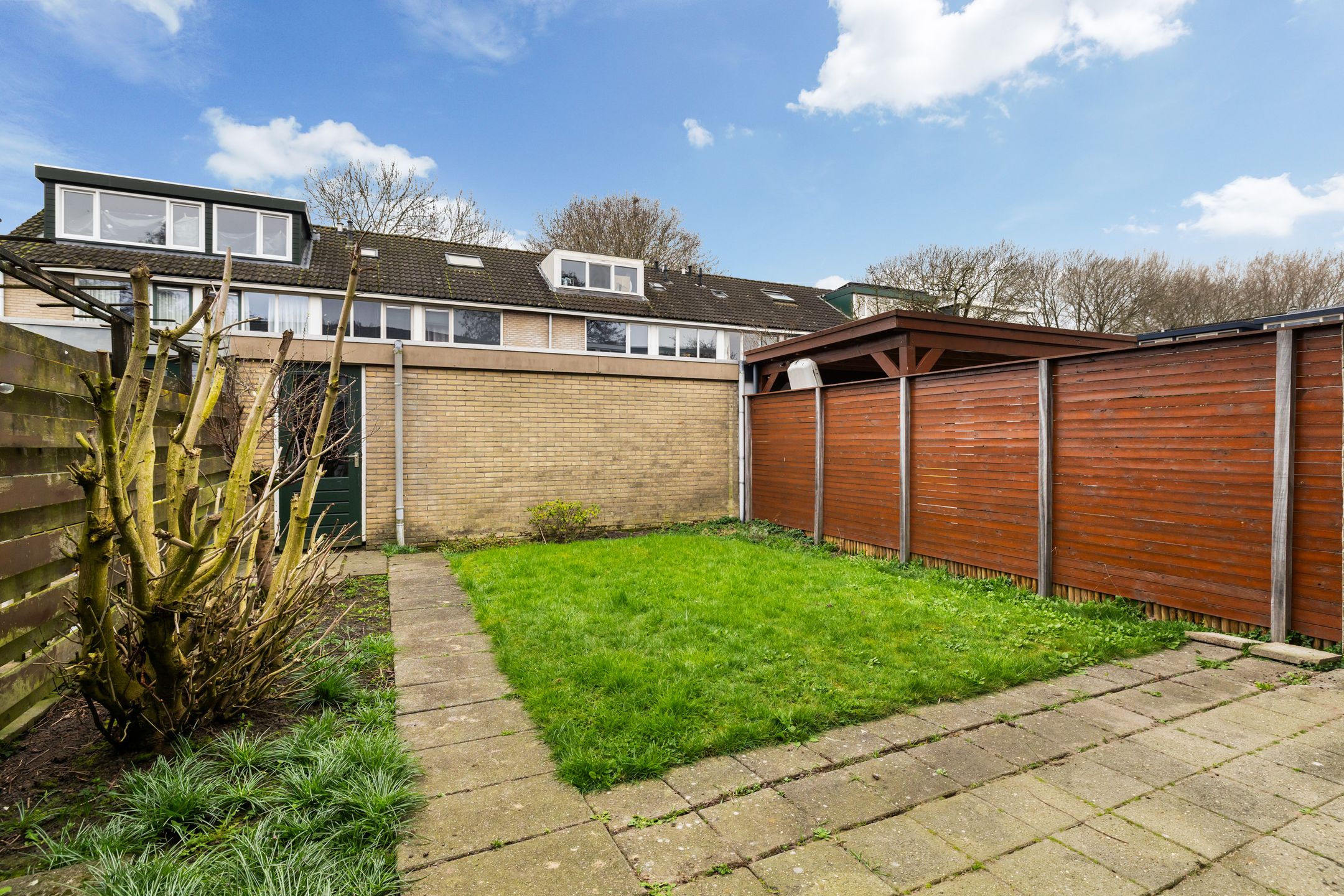 Spacious terraced house with sunny south facing garden in IJsselstein — 33