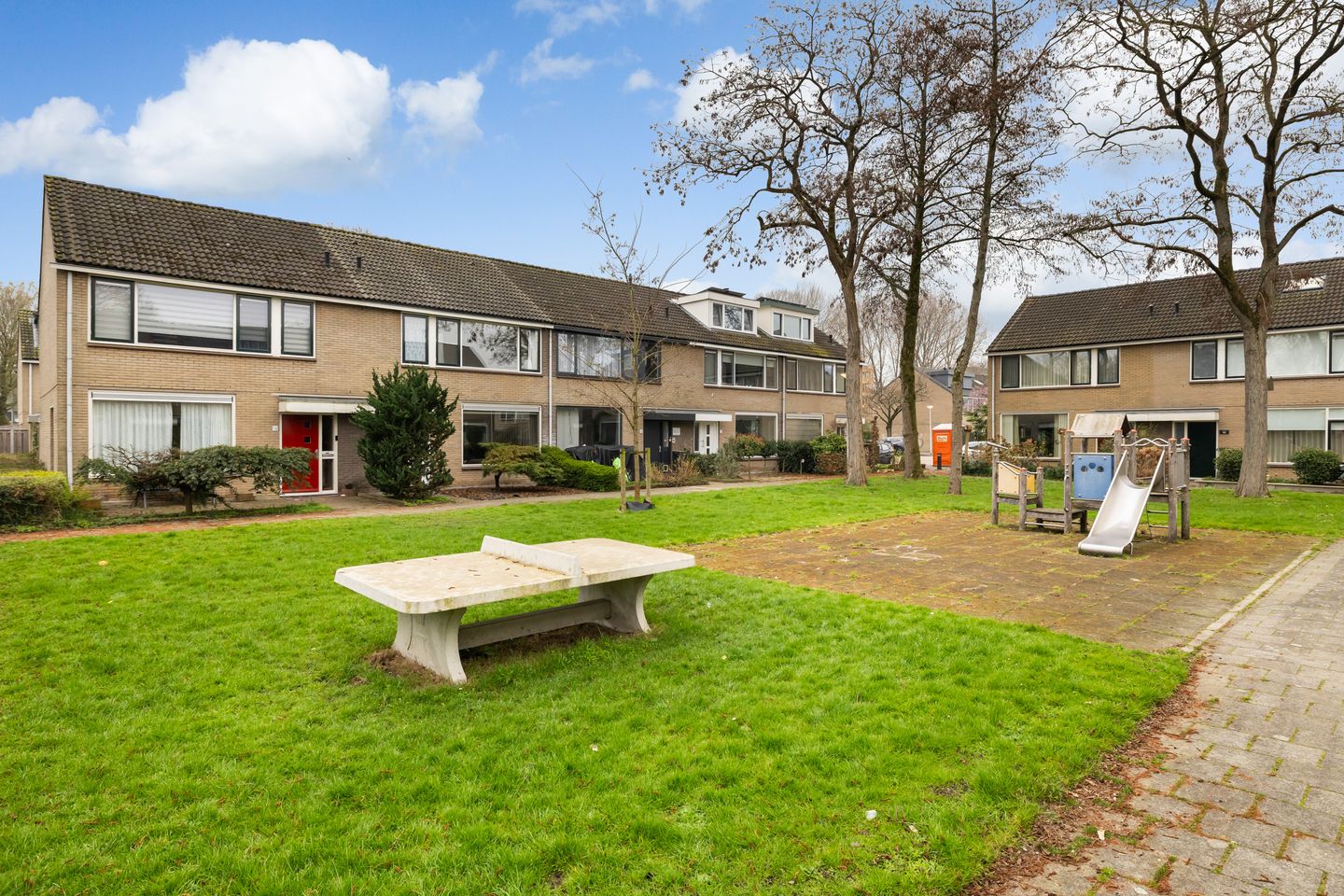 Spacious terraced house with sunny south facing garden in IJsselstein — 34