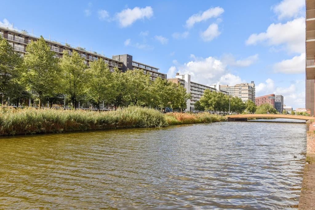 Photo 24 of Leo Smitstraat 41