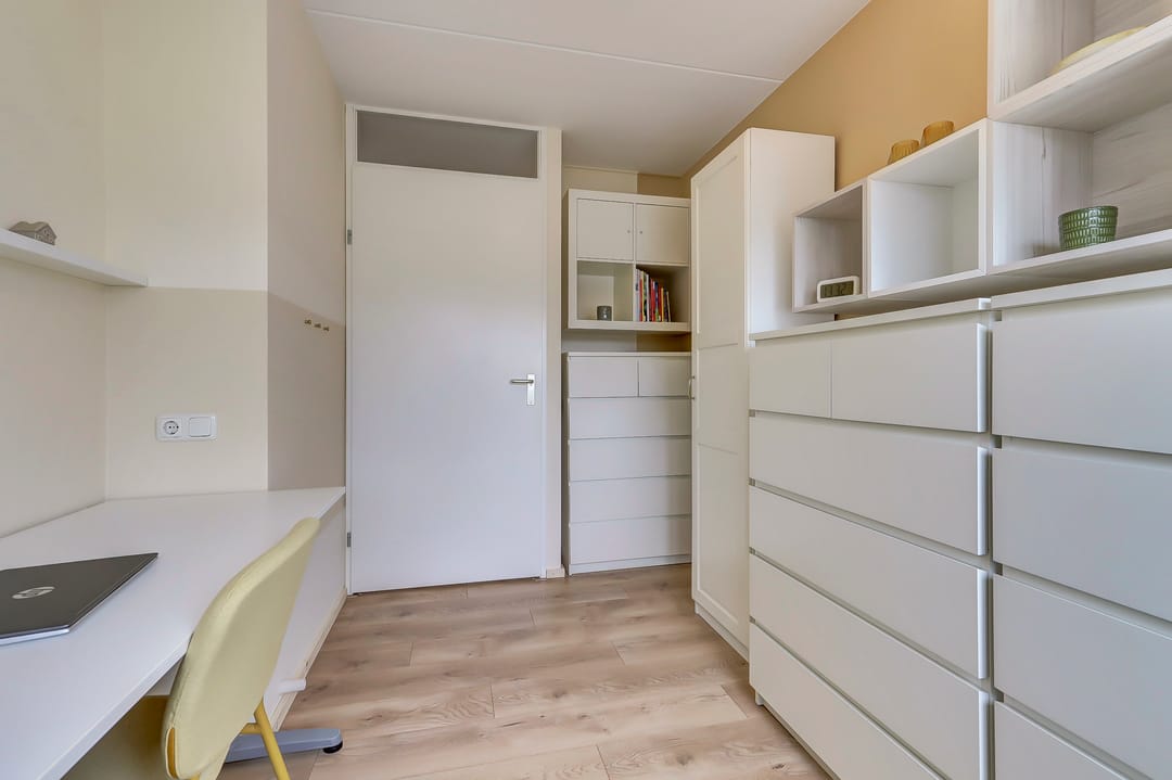 Well-Maintained Energy-Efficient Terraced House in Quiet Courtyard — 32
