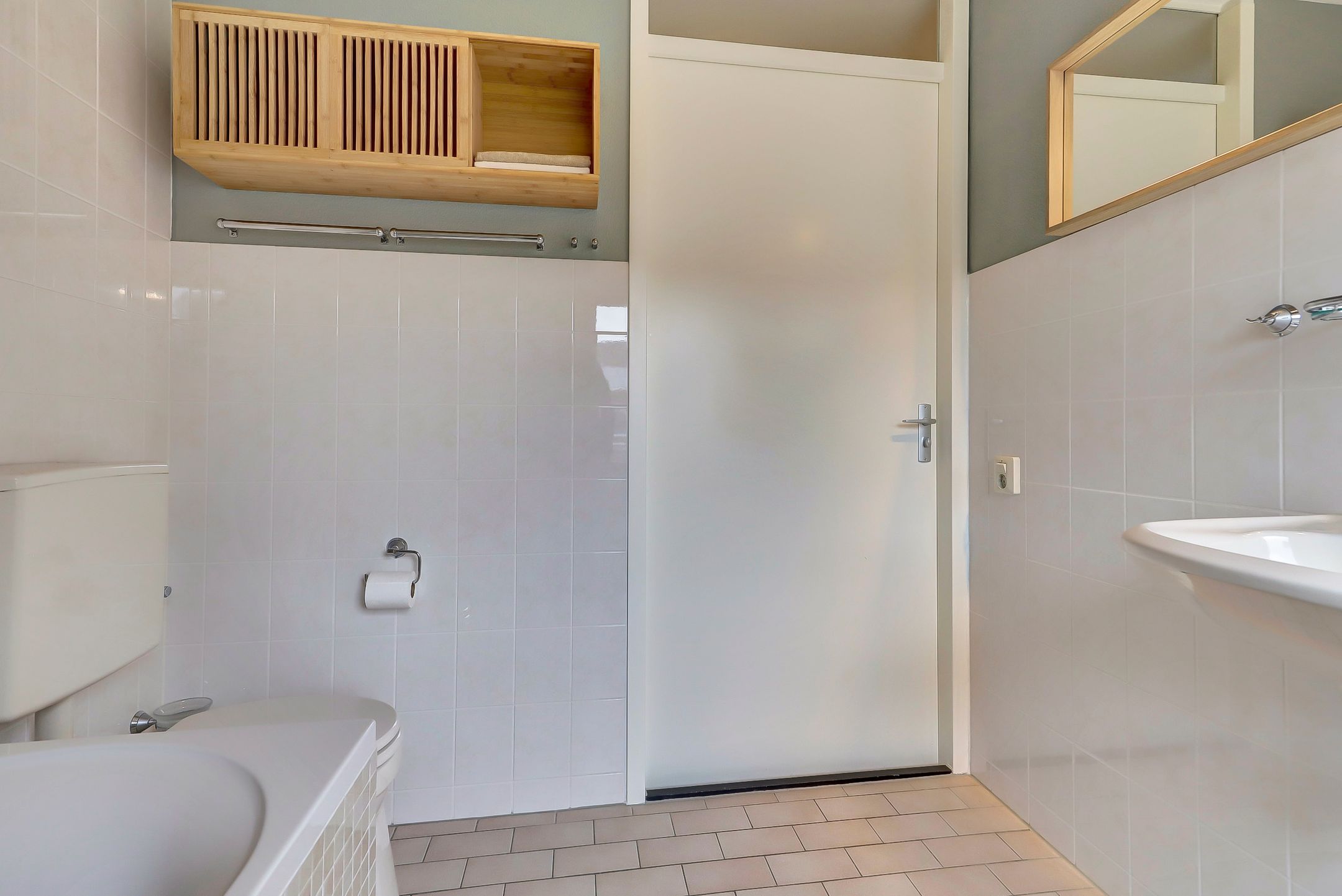 Well-Maintained Energy-Efficient Terraced House in Quiet Courtyard — 35
