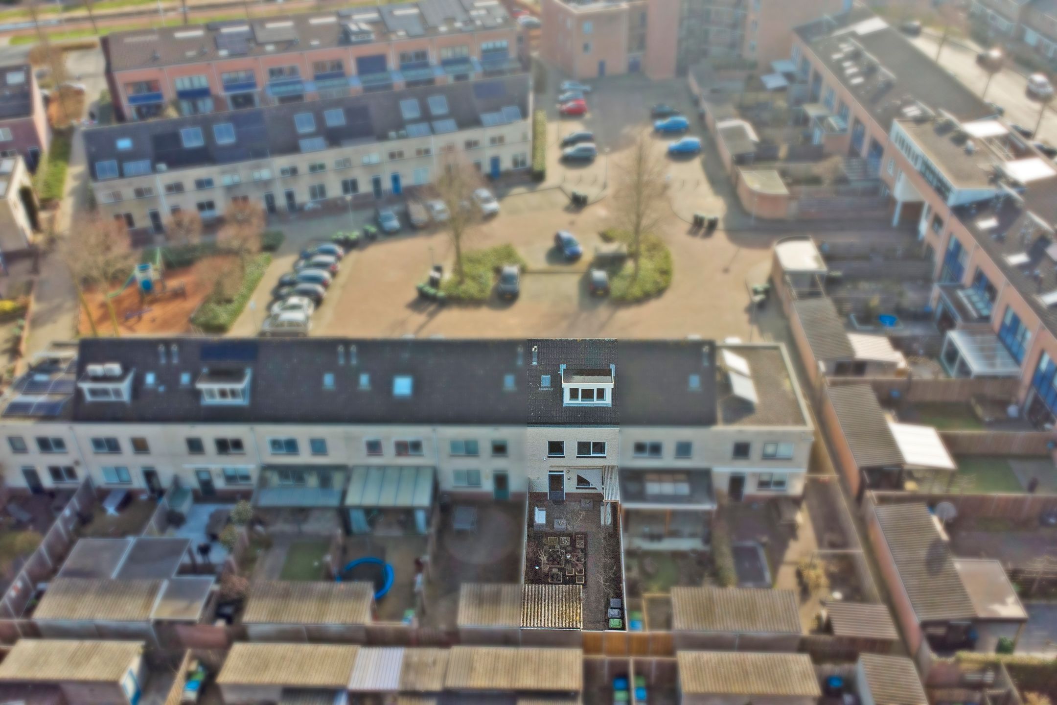 Well-Maintained Energy-Efficient Terraced House in Quiet Courtyard — 65
