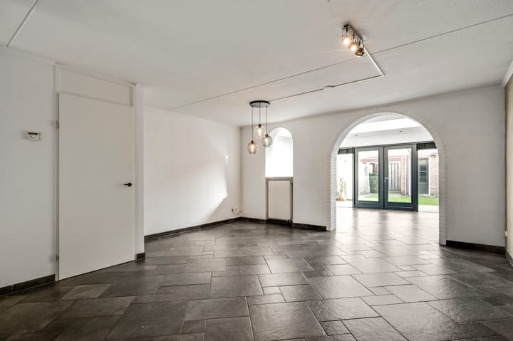 Foto 2 van Van Frezinstraat 5