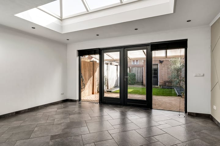 Foto 3 van Van Frezinstraat 5