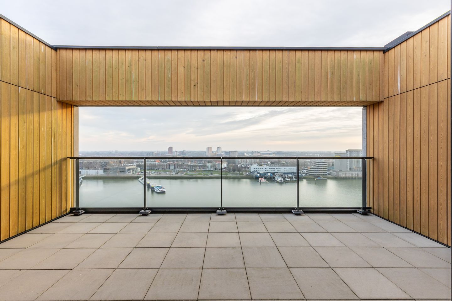 Foto 20 van Maashaven N.z. 711