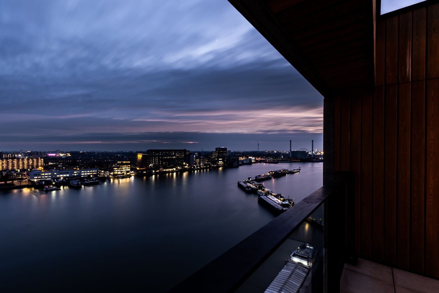 Foto 25 van Maashaven N.z. 711