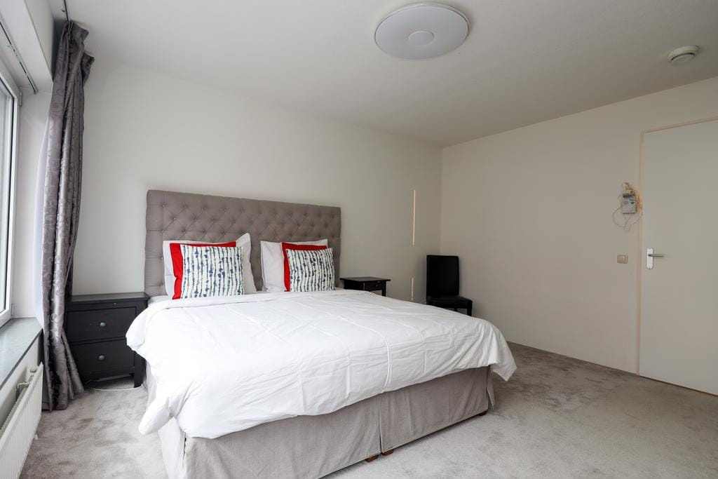 Photo 18 of Valkenburgerstraat 194-S