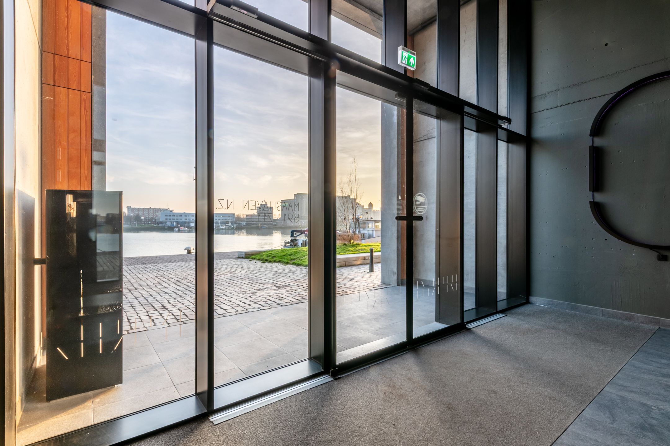 Foto 48 van Maashaven N.z. 711