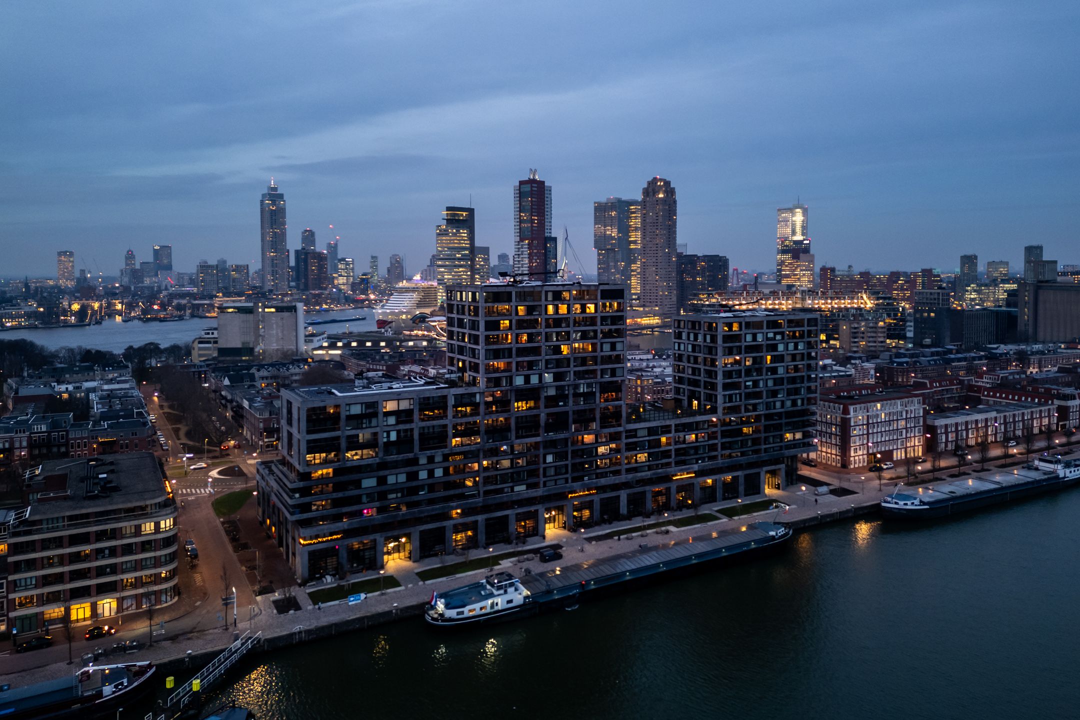 Foto 51 van Maashaven N.z. 711