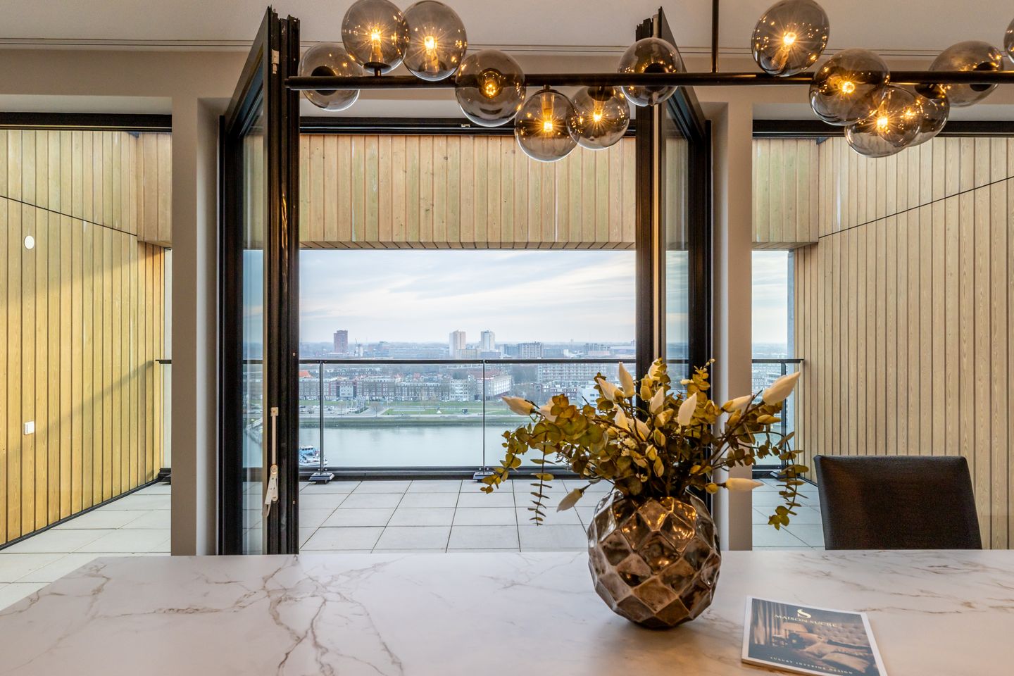 Foto 19 van Maashaven N.z. 711