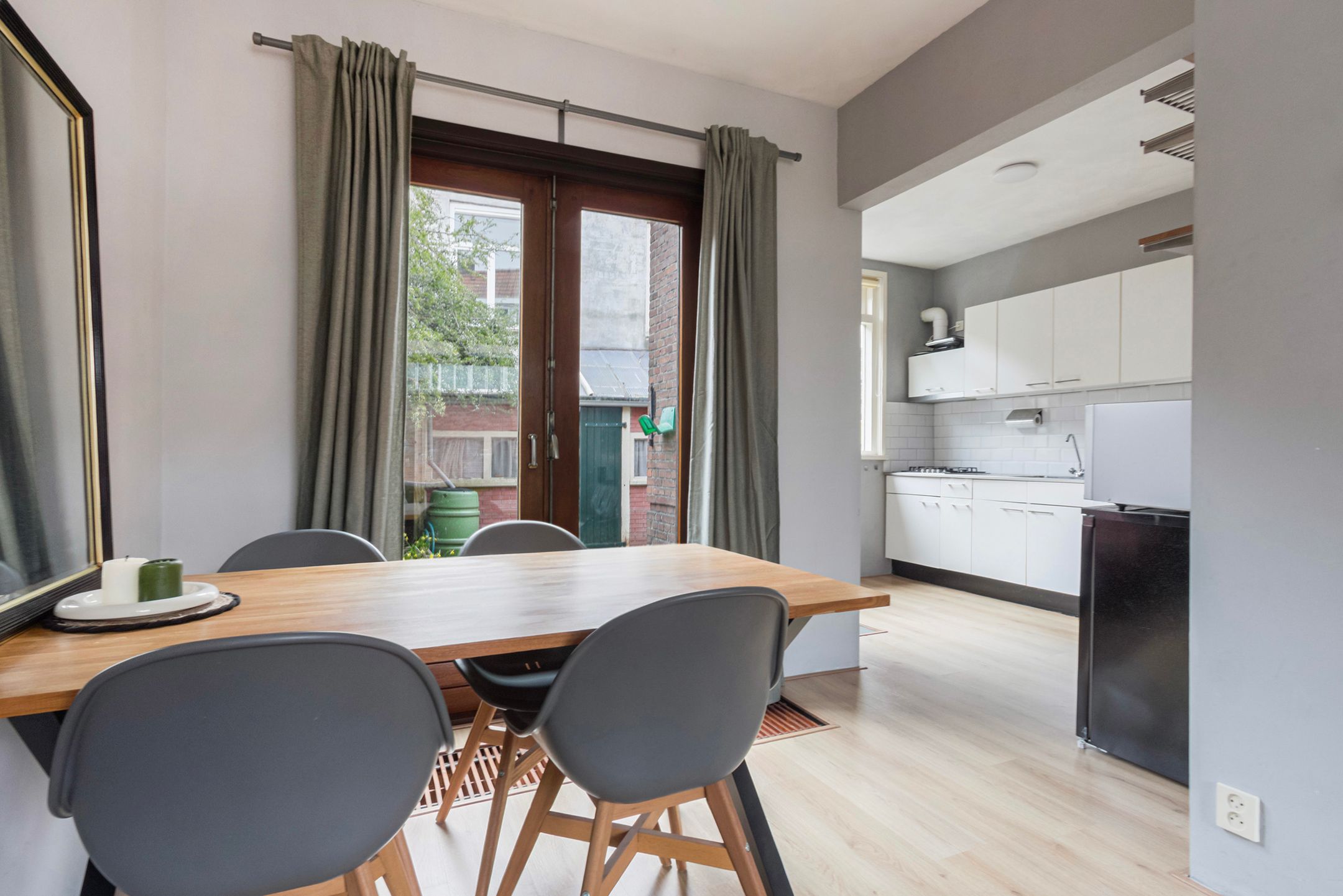 Foto 15 van Binnen Walevest 84