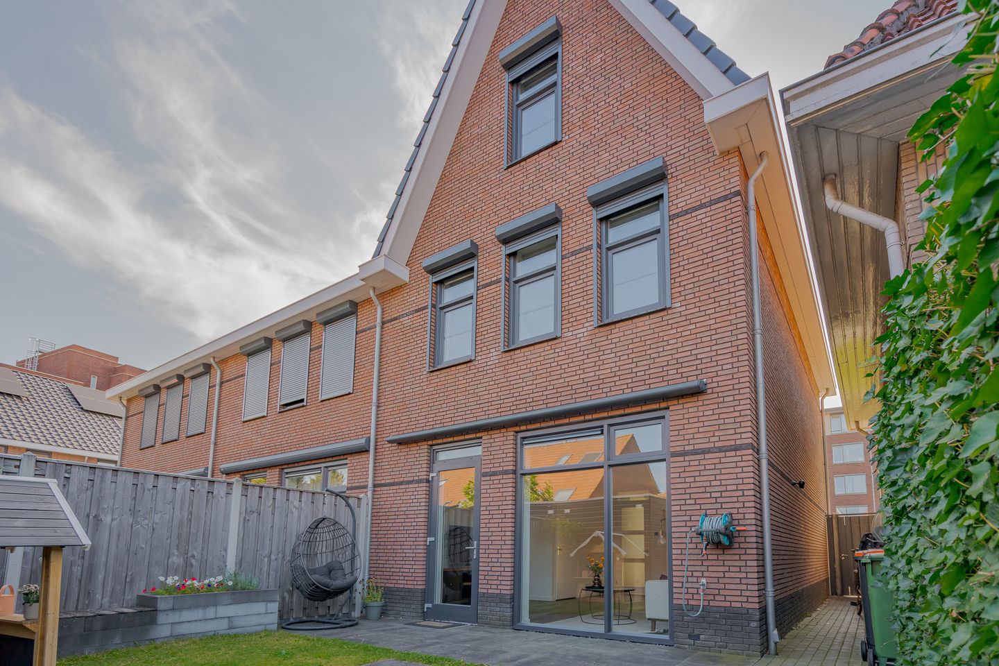 Photo 4 of Burgemeester Vos de Waelstraat 38