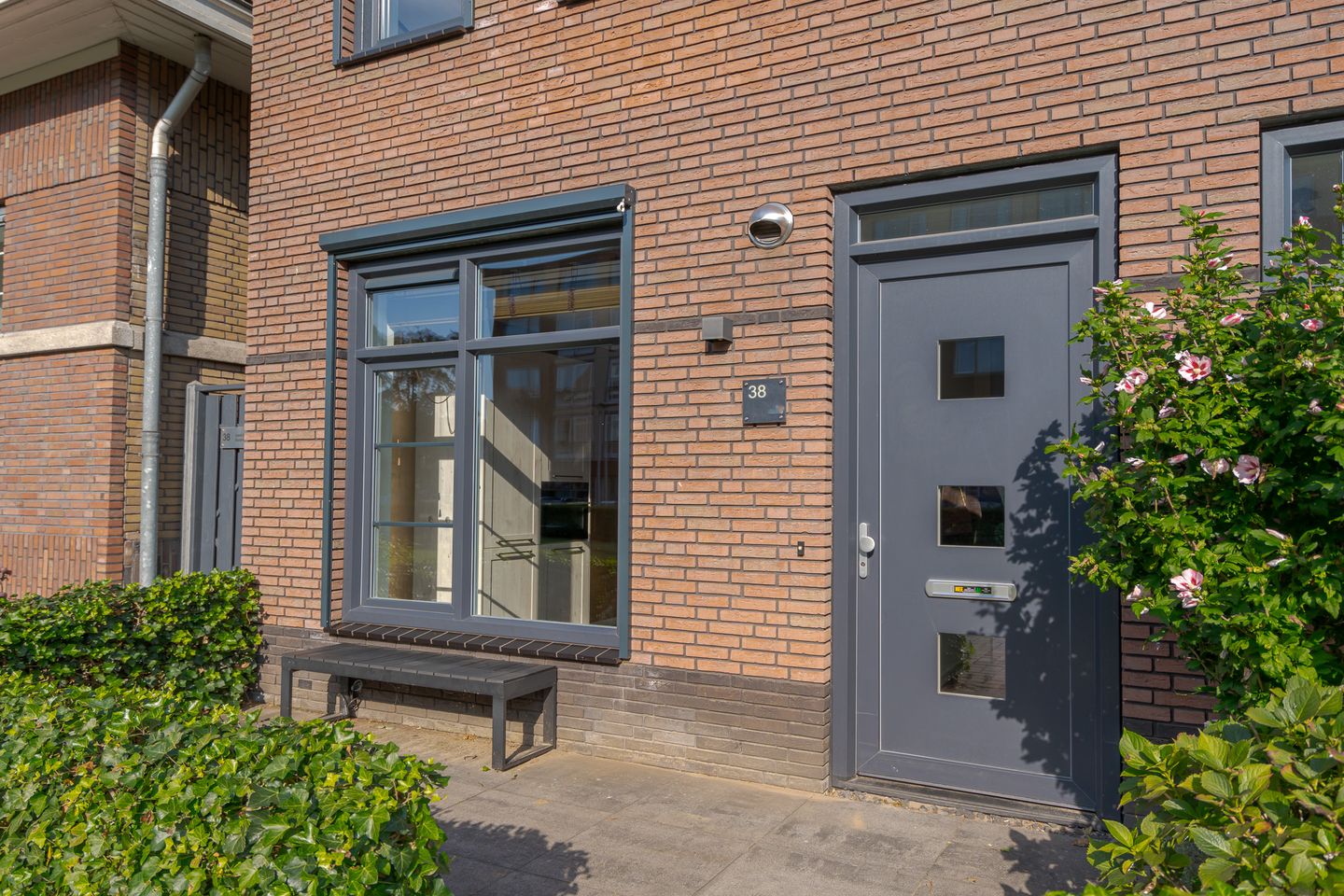 Photo 10 of Burgemeester Vos de Waelstraat 38