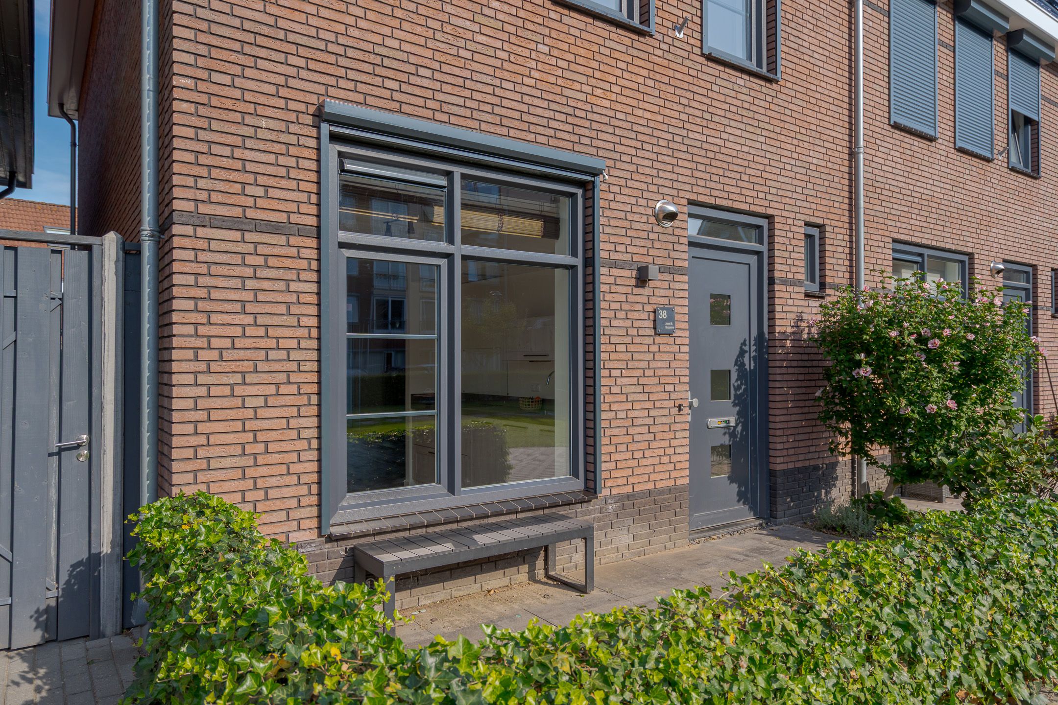 Photo 12 of Burgemeester Vos de Waelstraat 38
