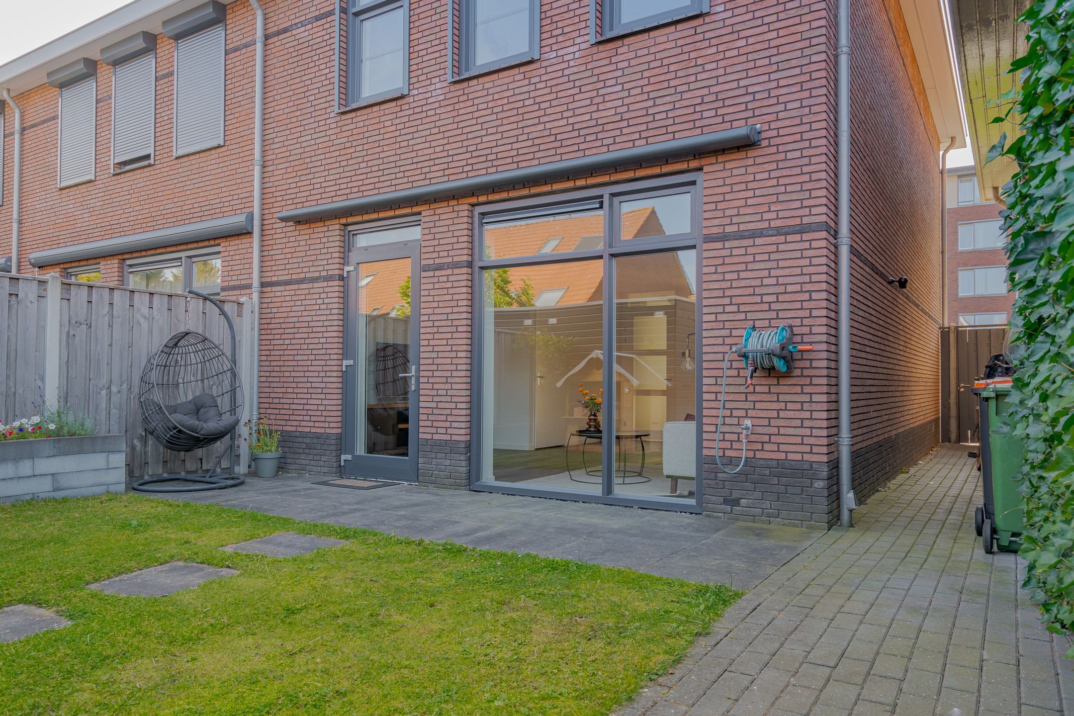 Photo 27 of Burgemeester Vos de Waelstraat 38