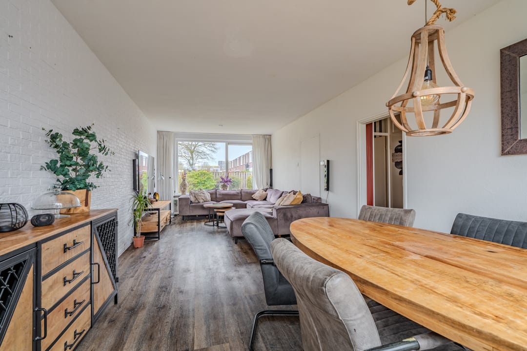 Photo 13 of Schorpioen 114