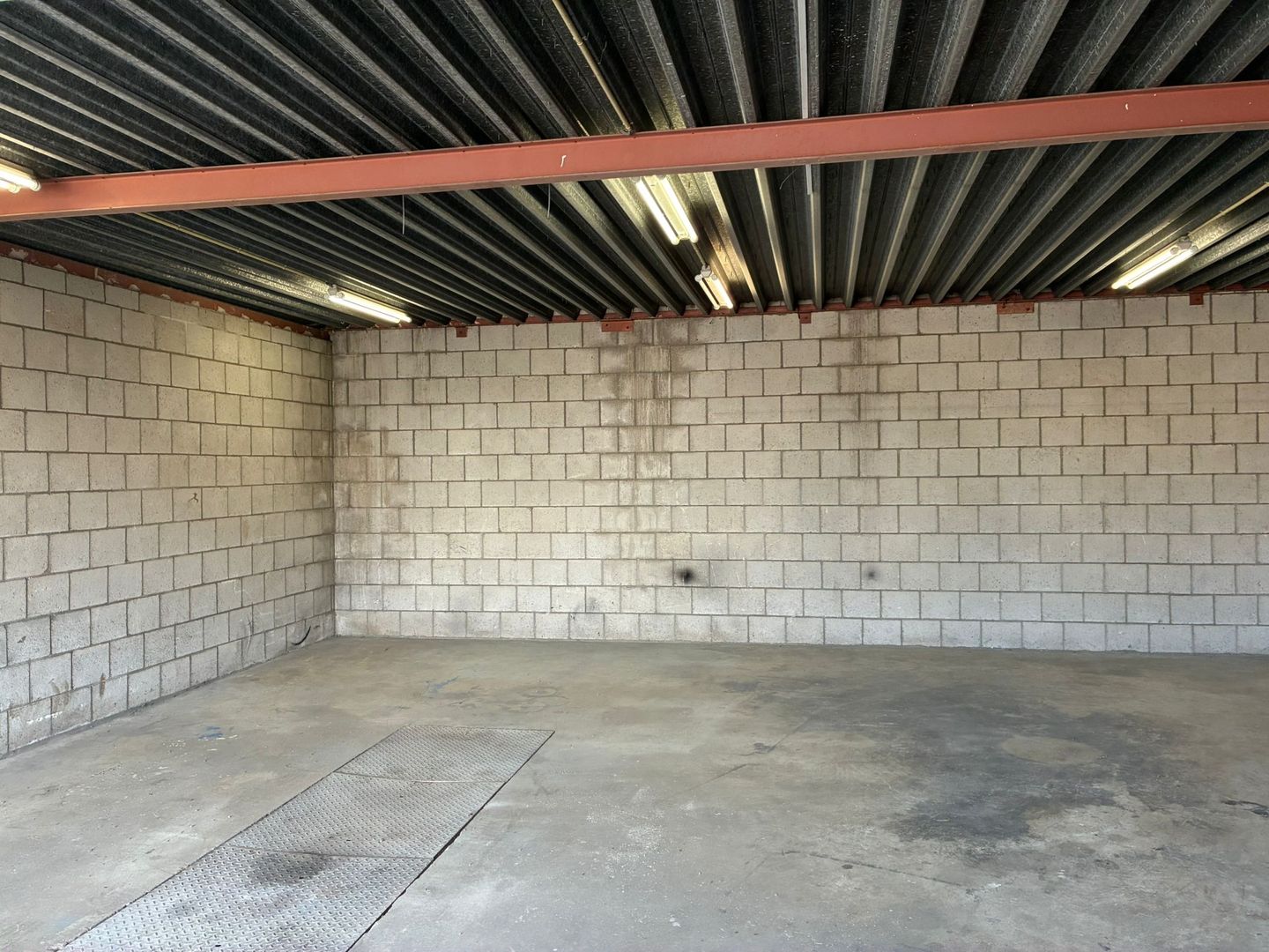 View photo 4 of Meniststraat 1