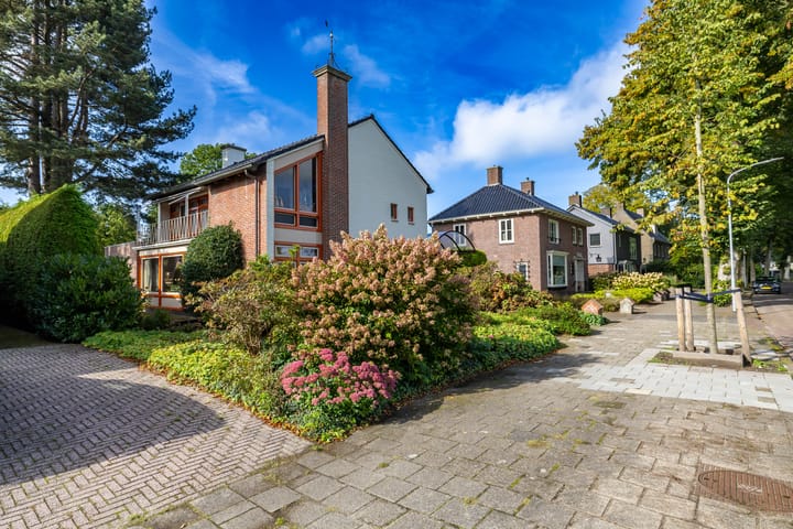 Photo 2 of Vijverstraat 10