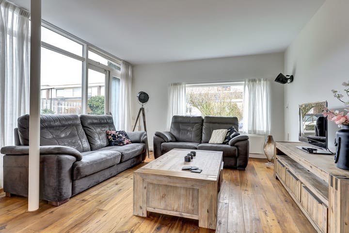 Photo 2 of Troelstrastraat 37