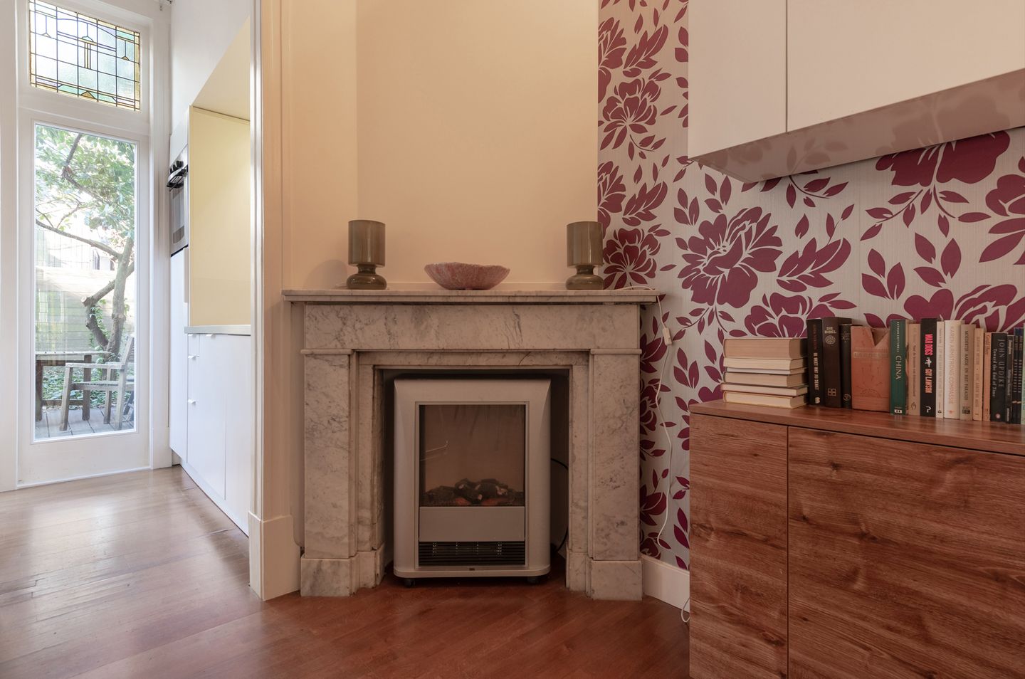 Photo 20 of Van Beverningkstraat 133