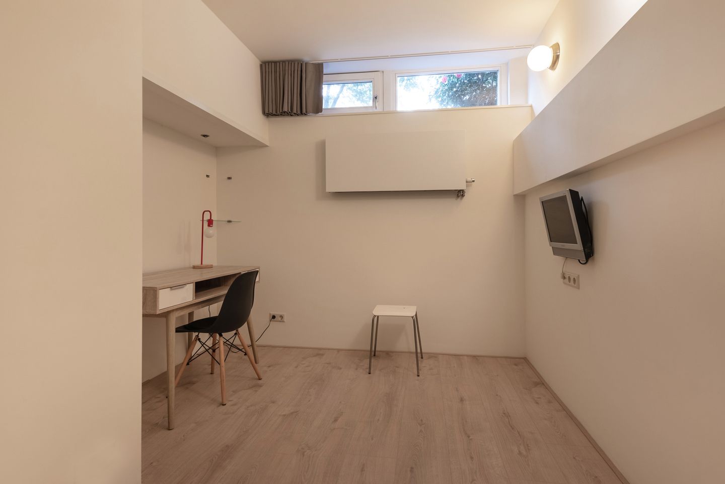 Photo 25 of Van Beverningkstraat 133