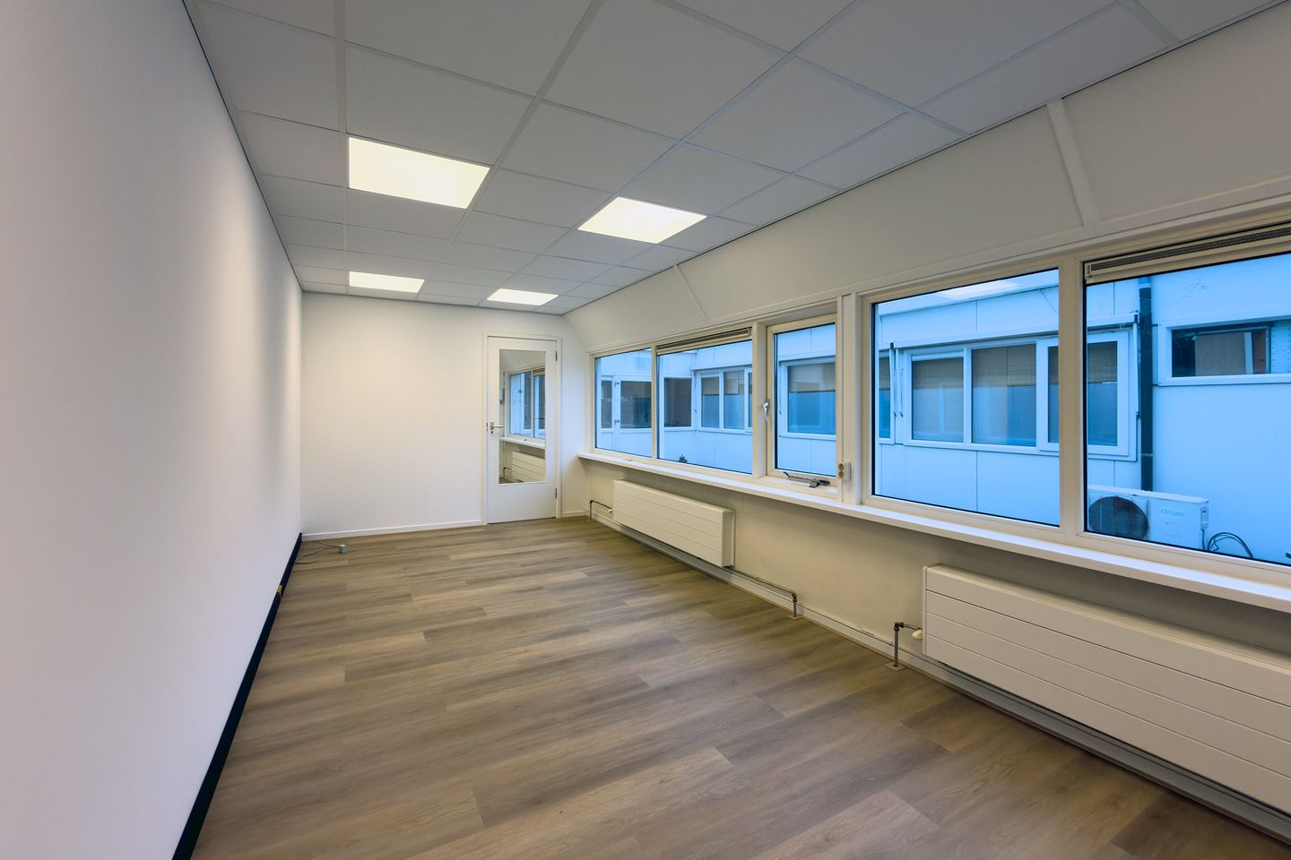 Bekijk foto 3 van Notaris Kruytstraat 36