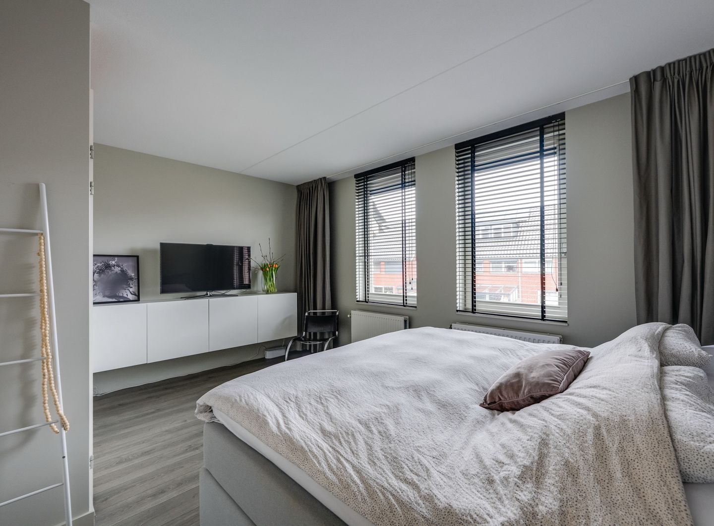 Photo 19 of Kurt Schwittersstraat 19